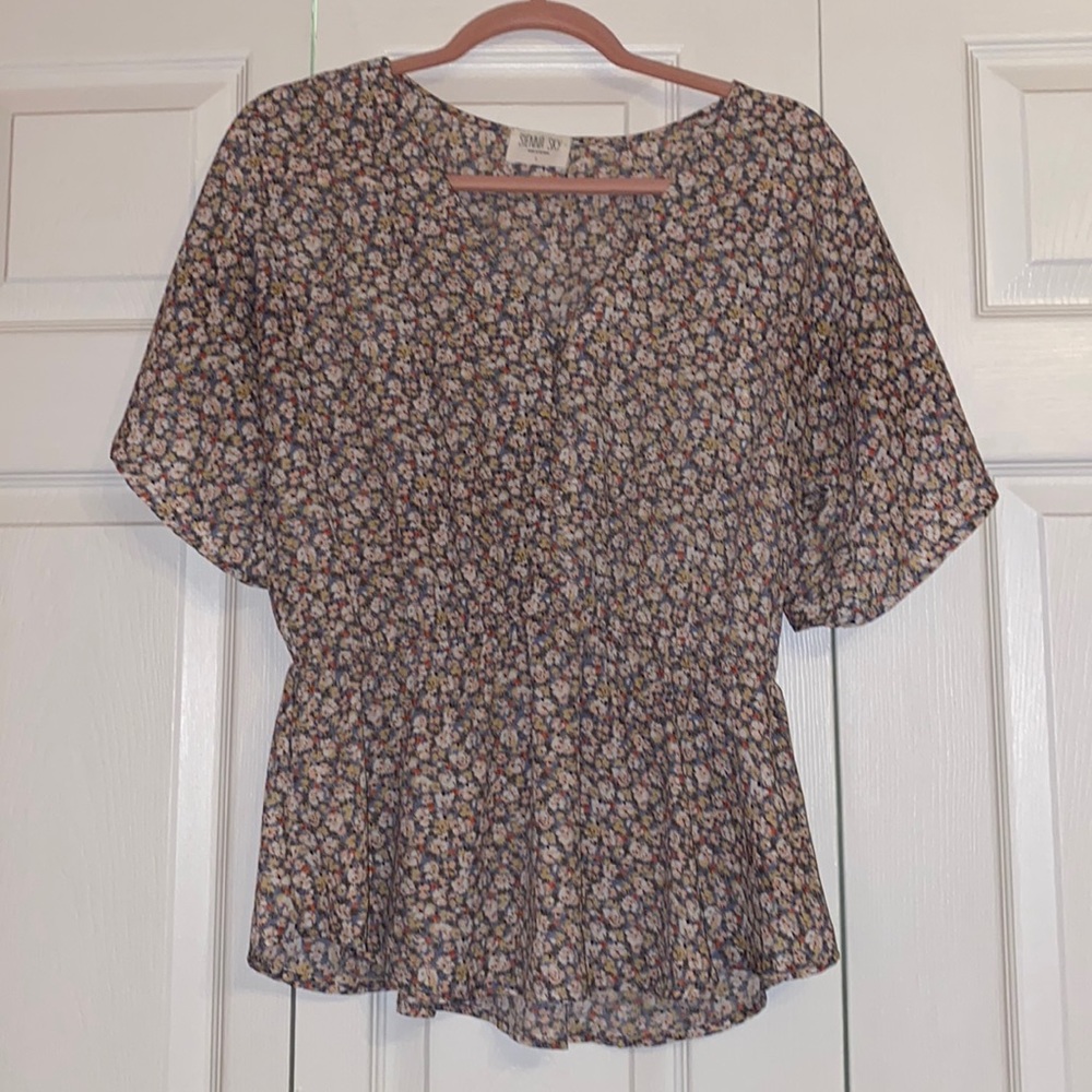 Sienna Sky L Peplum shirt